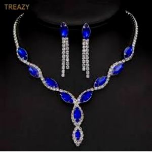 Luxurious necklace and matching earrings Sapphire and diamonds